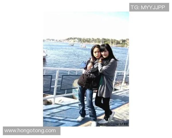 足球明星为何频频与模特牵手揭秘背后的爱情与事业关系